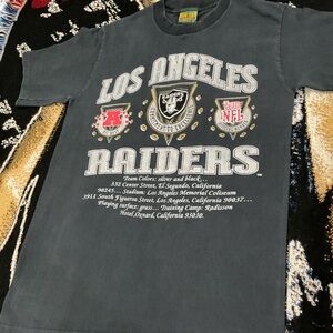 Los Angeles Raiders Graphic T-Shirt